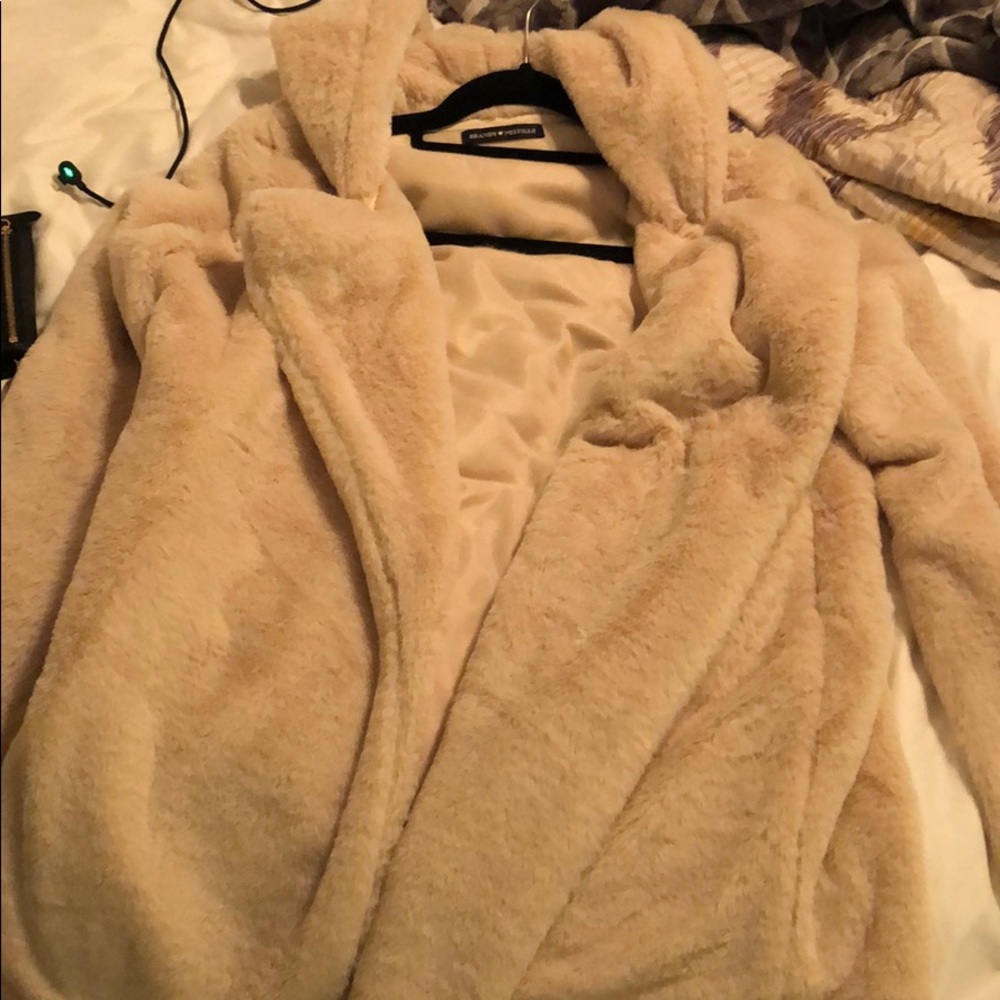 Brandy melville sandra faux fur coat